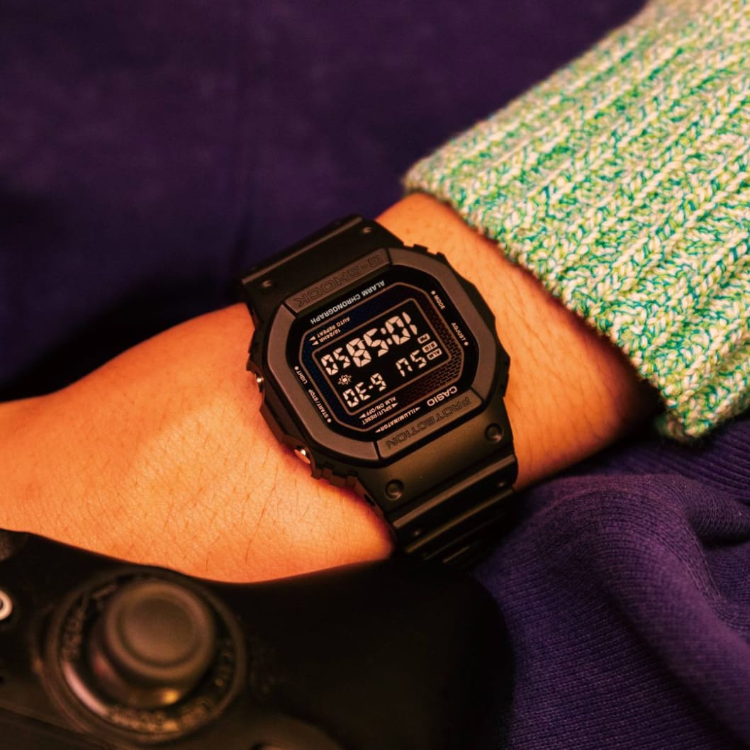 卡西歐 DW-5600RW-1ER - 其他角度(2)