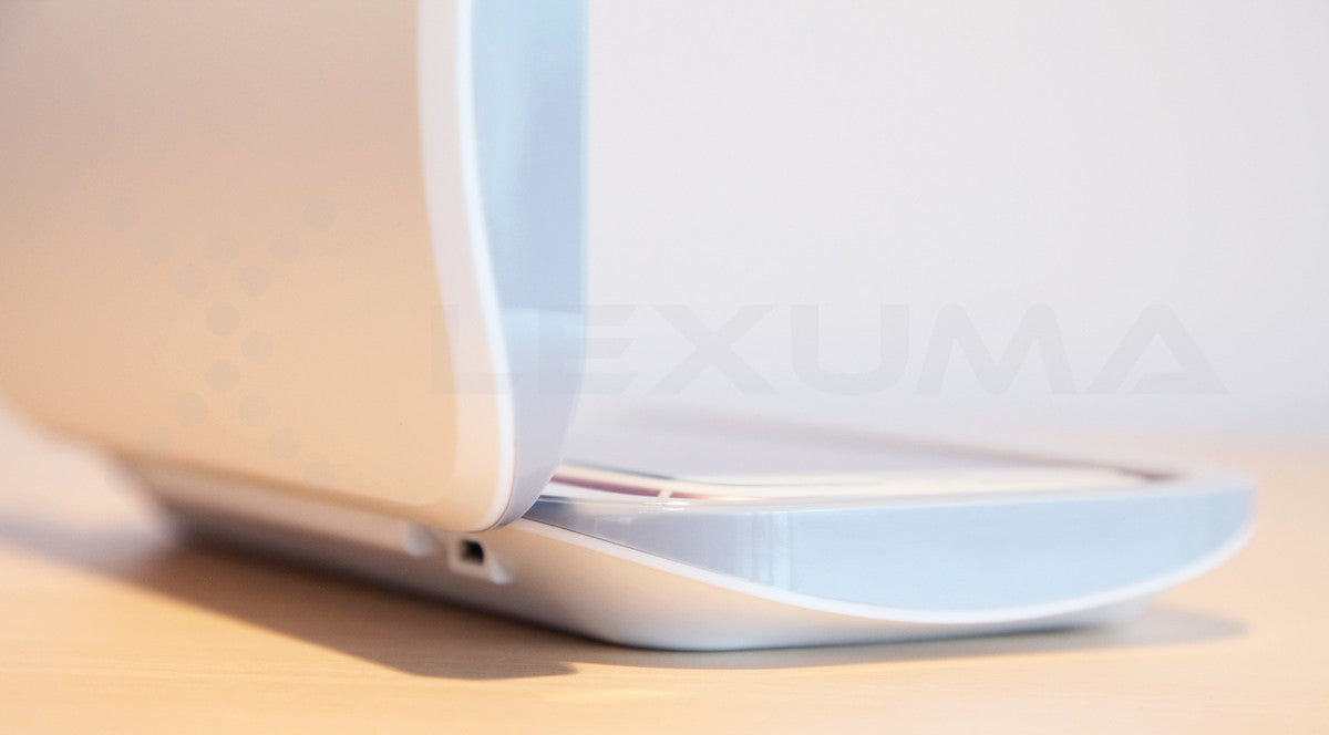 Dimbuyshop Lexuma XGerm Pro LED UV Light Sanitizer for phone disinfection smartphone UV紫外線 消毒器 殺菌 滅菌 細菌 消毒 電話消毒 藏菌量 消毒噴霧 手機消毒盒 手機消毒器 手機如何消毒 手機紫外綫消毒器 流線型設計 side view