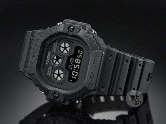 DW-5900BB-1DR close up
