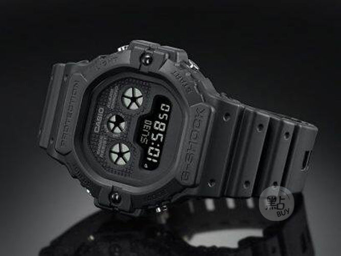 DW-5900BB-1ER side close up
