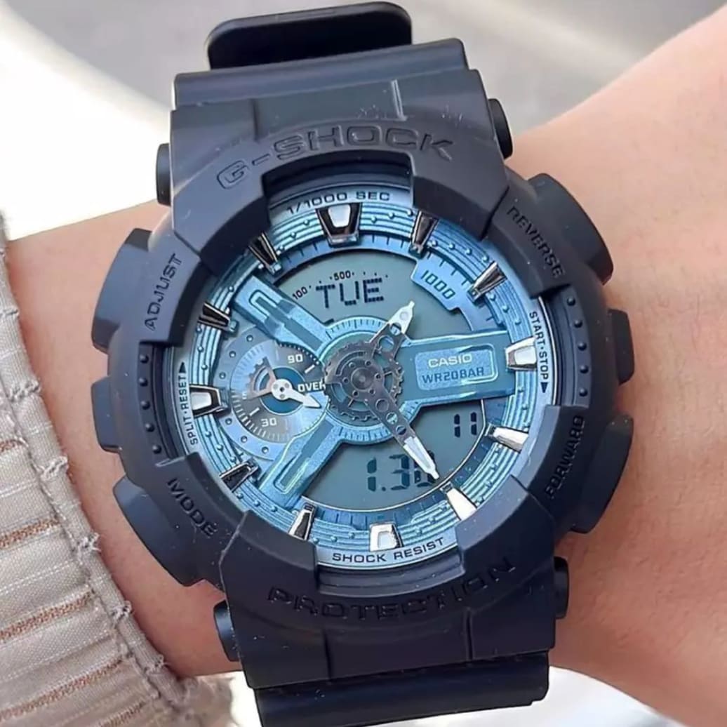 卡西歐 GA-110CD-1A2ER - 佩戴腕上
