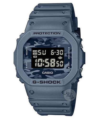 DW-5600CA-2ER close up